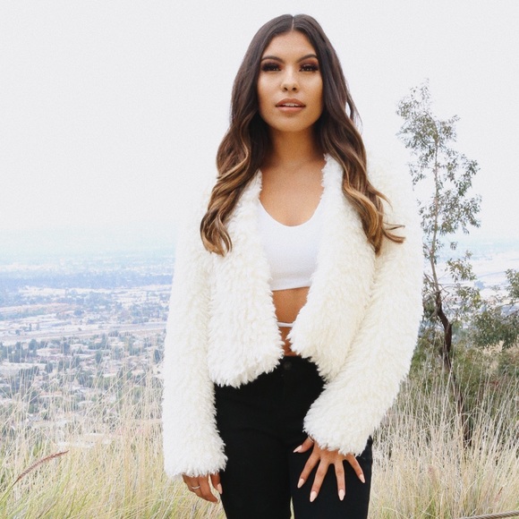 Cropped Faux Fur Jacket. - Picture 2 of 3